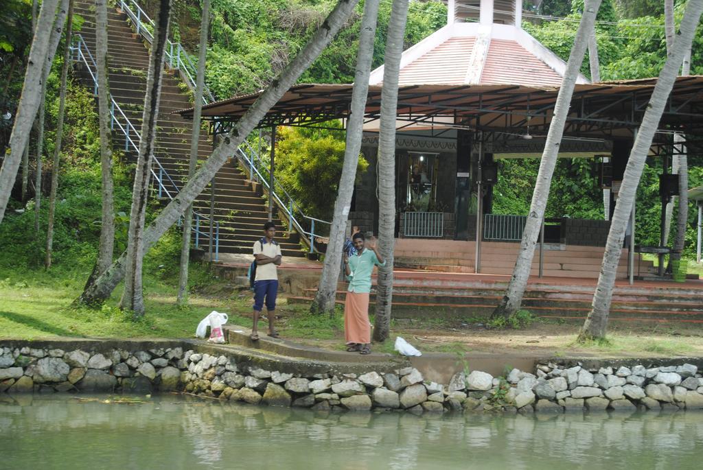 Hill Top Ayurvedic Beach Resort Varkala Buitenkant foto